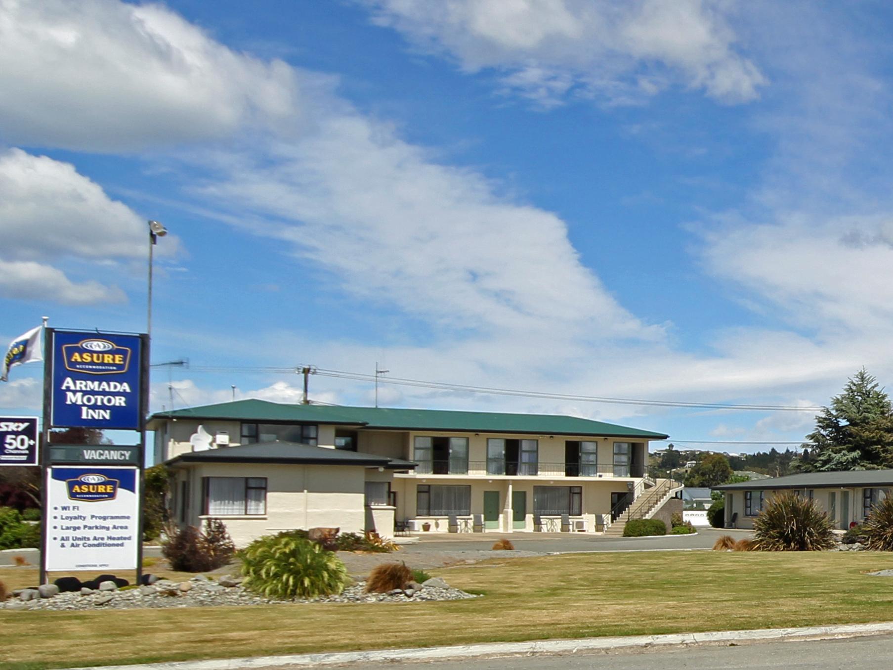 Colonial Motel